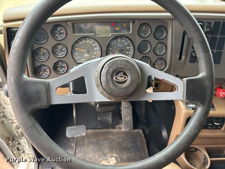 image for item ES8607 2007 Mack CV713 dump truck