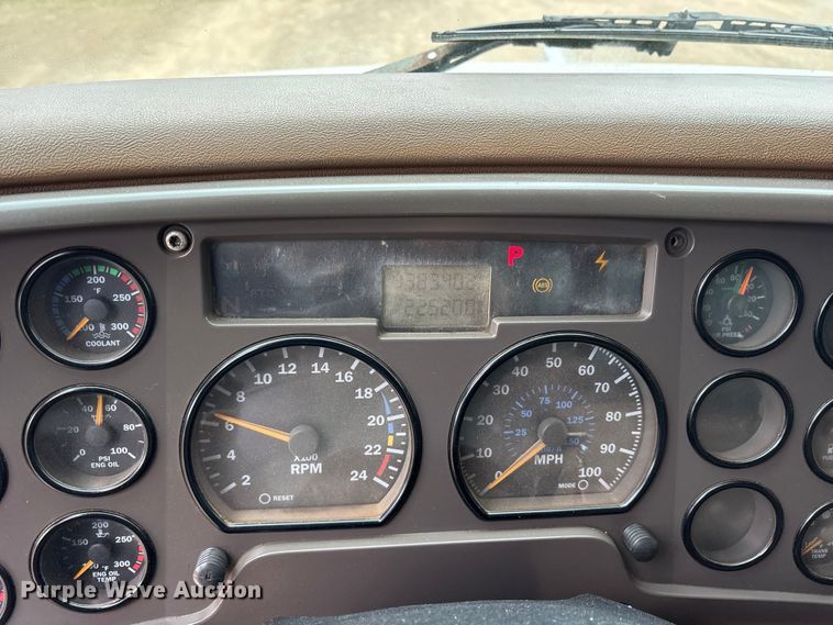 image for item ES8607 2007 Mack CV713 dump truck