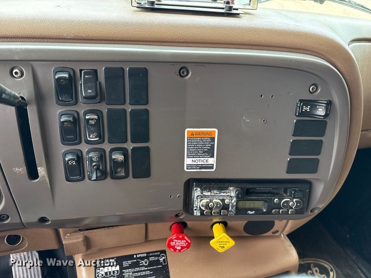 image for item ES8607 2007 Mack CV713 dump truck