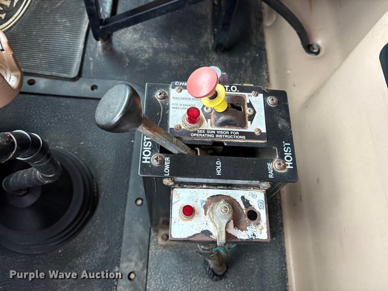 image for item ES8607 2007 Mack CV713 dump truck