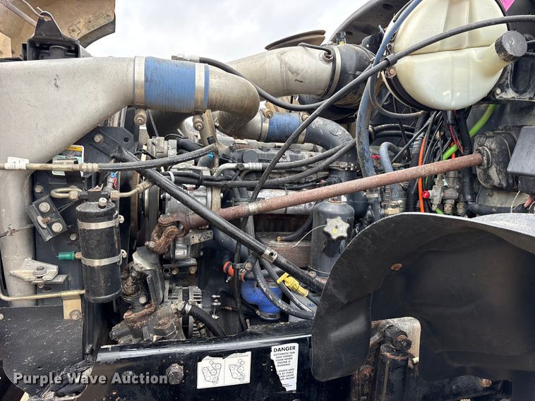 image for item ES8607 2007 Mack CV713 dump truck