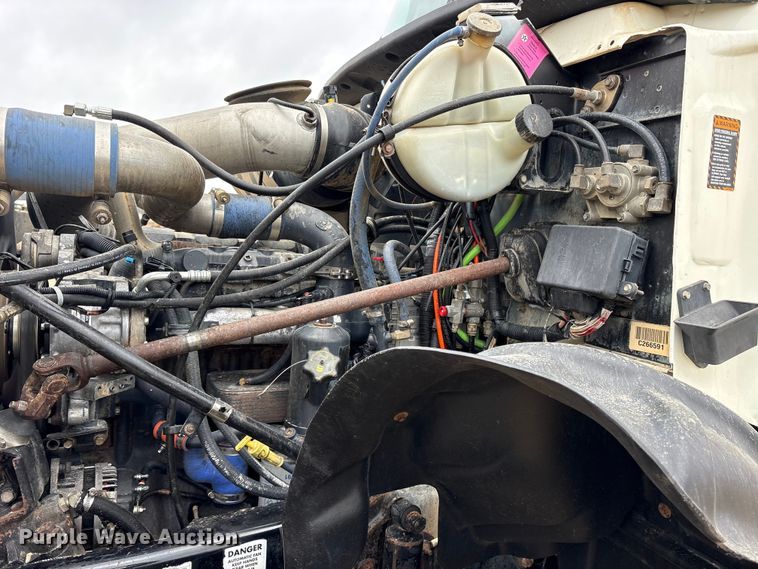 image for item ES8607 2007 Mack CV713 dump truck