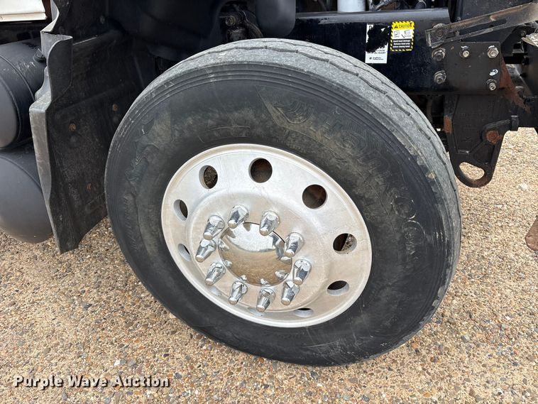 image for item ES8607 2007 Mack CV713 dump truck