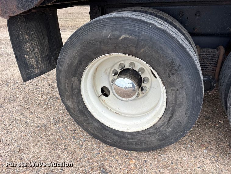 image for item ES8607 2007 Mack CV713 dump truck