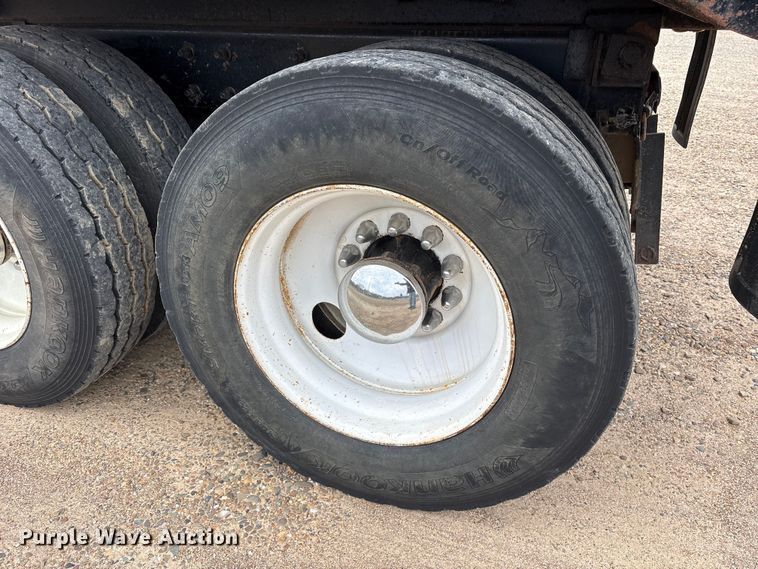 image for item ES8607 2007 Mack CV713 dump truck