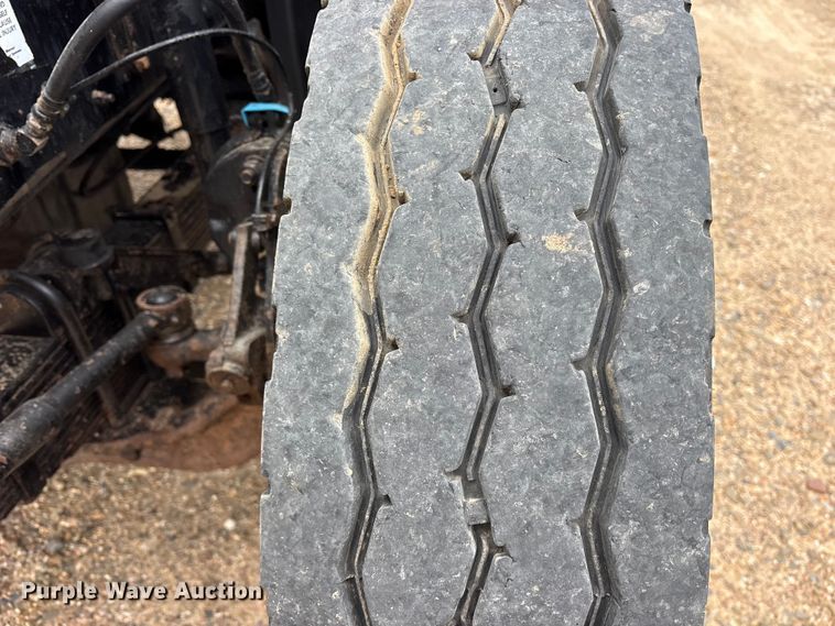 image for item ES8607 2007 Mack CV713 dump truck