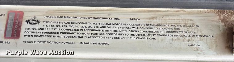 image for item ES8607 2007 Mack CV713 dump truck