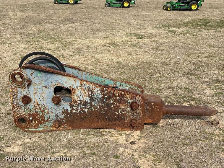 image for item ES8620 Komatsu 705 hydraulic breaker