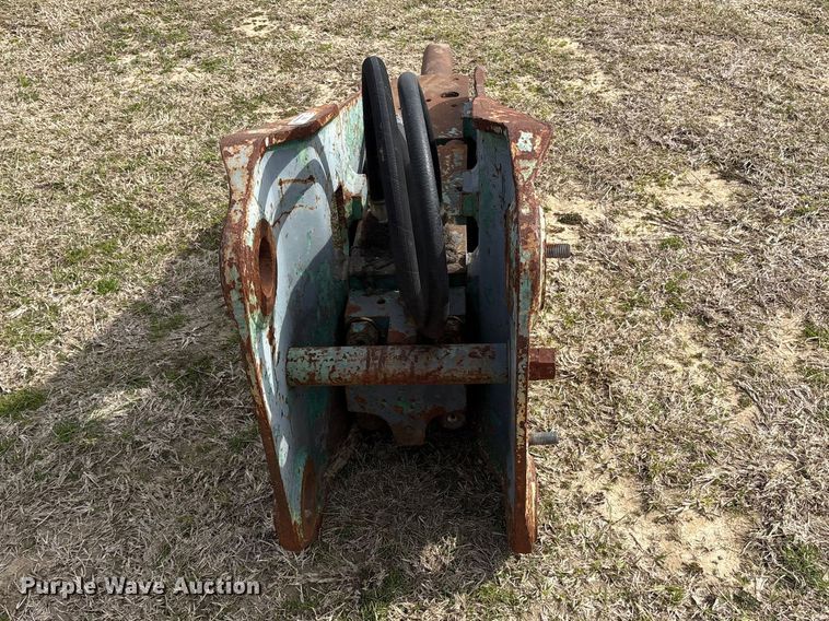 image for item ES8620 Komatsu 705 hydraulic breaker