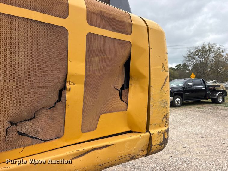 image for item ES8634 2018 John Deere 210G LC excavator