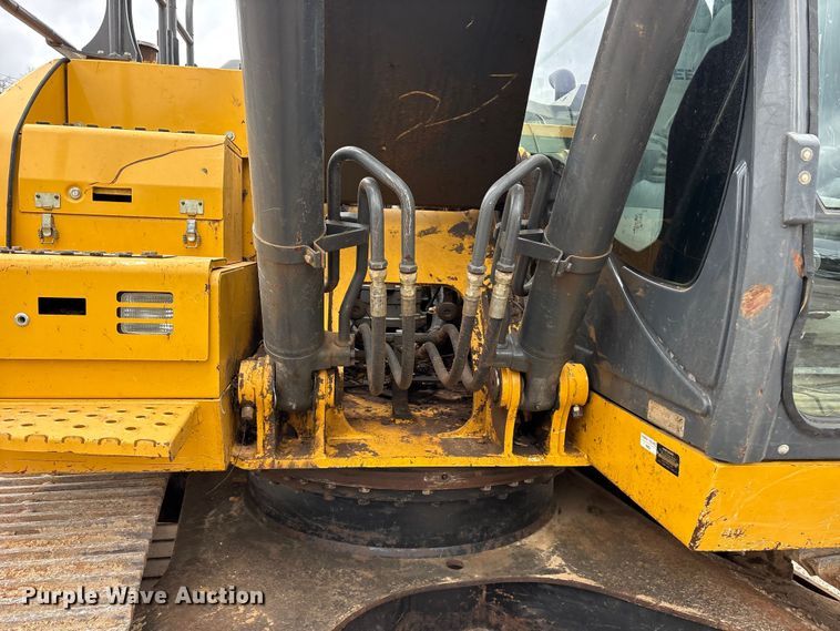 image for item ES8634 2018 John Deere 210G LC excavator