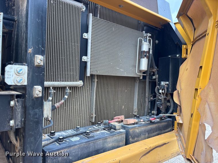 image for item ES8634 2018 John Deere 210G LC excavator