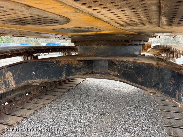 image for item ES8634 2018 John Deere 210G LC excavator