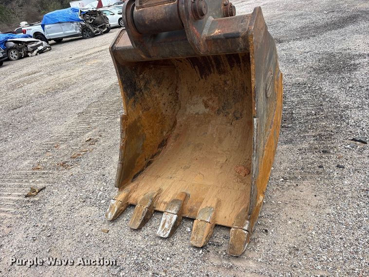 image for item ES8634 2018 John Deere 210G LC excavator