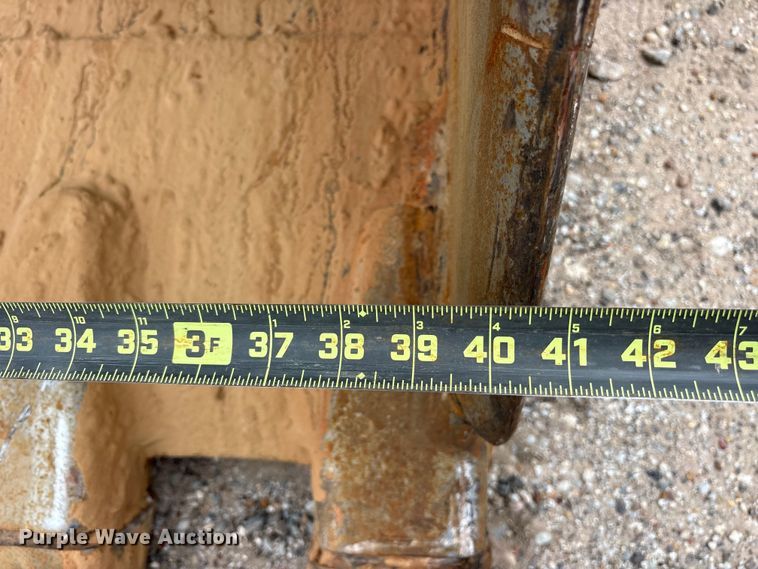 image for item ES8634 2018 John Deere 210G LC excavator