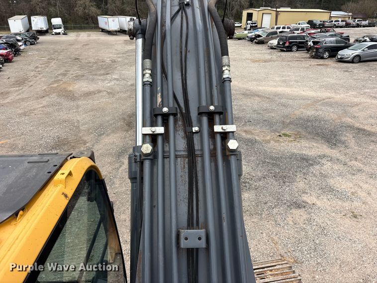 image for item ES8634 2018 John Deere 210G LC excavator