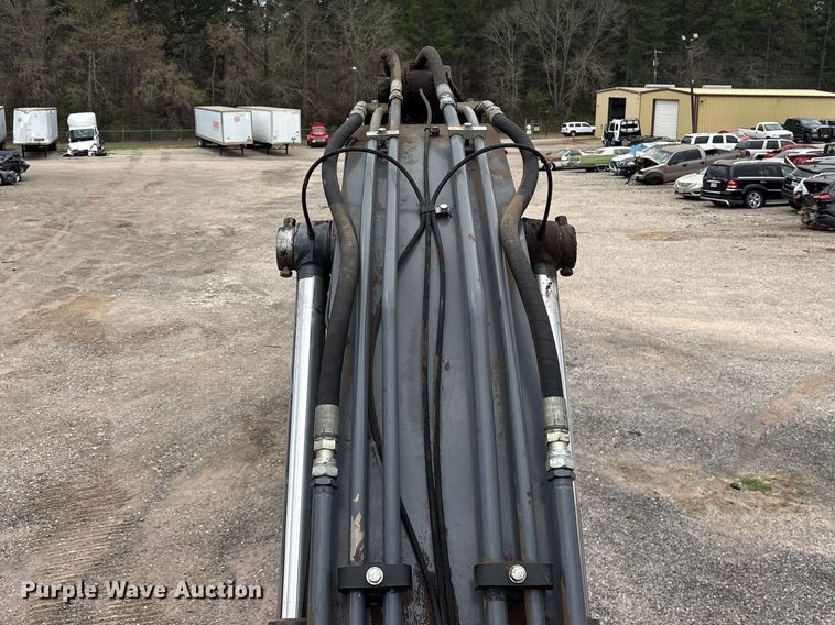 image for item ES8634 2018 John Deere 210G LC excavator