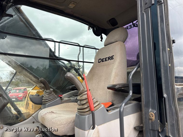 image for item ES8634 2018 John Deere 210G LC excavator