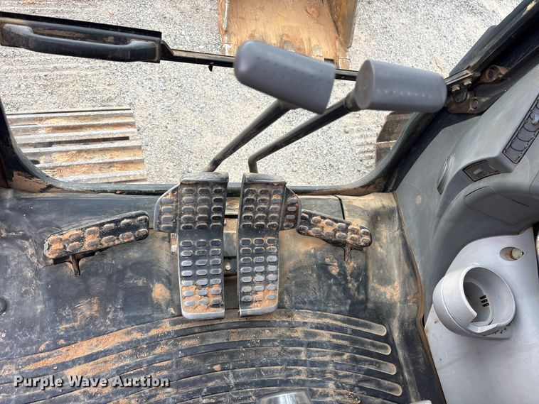 image for item ES8634 2018 John Deere 210G LC excavator