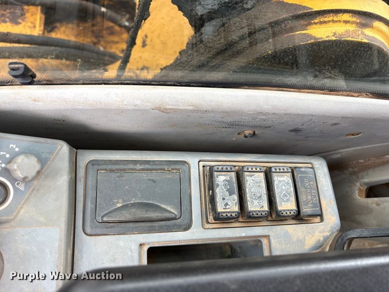 image for item ES8634 2018 John Deere 210G LC excavator