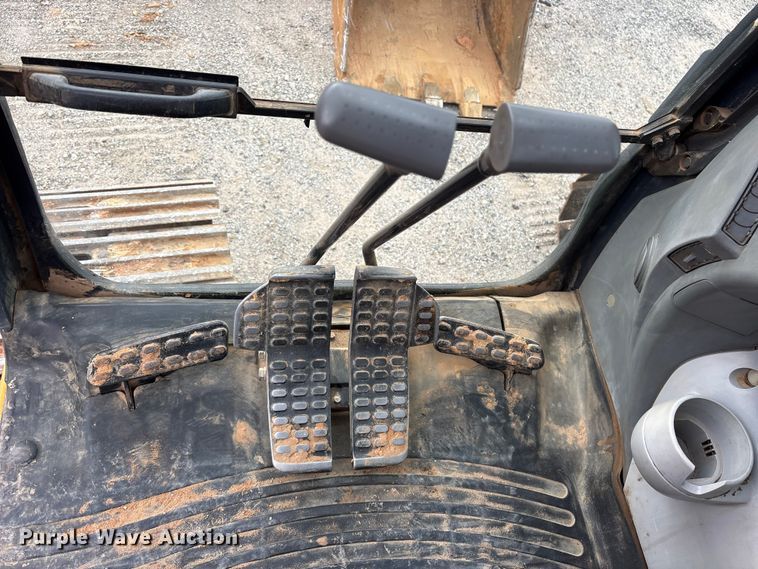 image for item ES8634 2018 John Deere 210G LC excavator