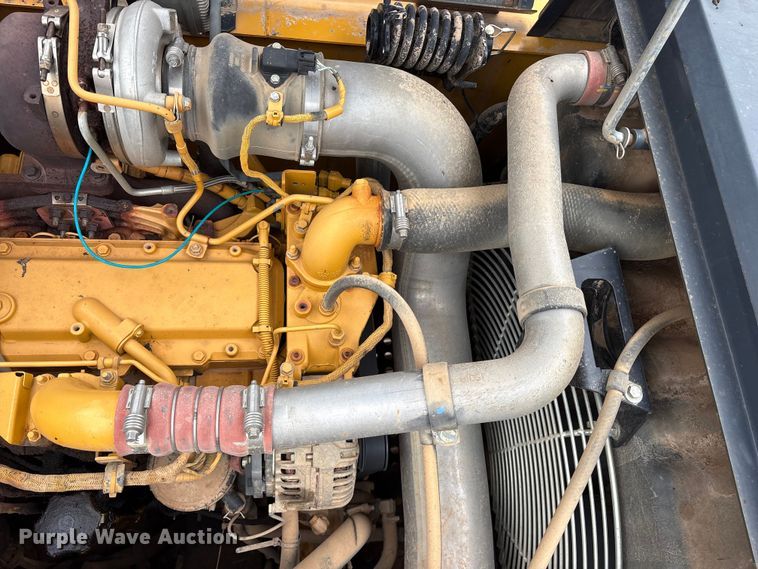 image for item ES8634 2018 John Deere 210G LC excavator