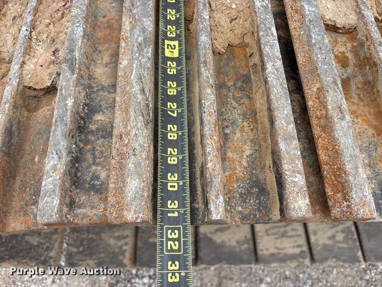 image for item ES8634 2018 John Deere 210G LC excavator