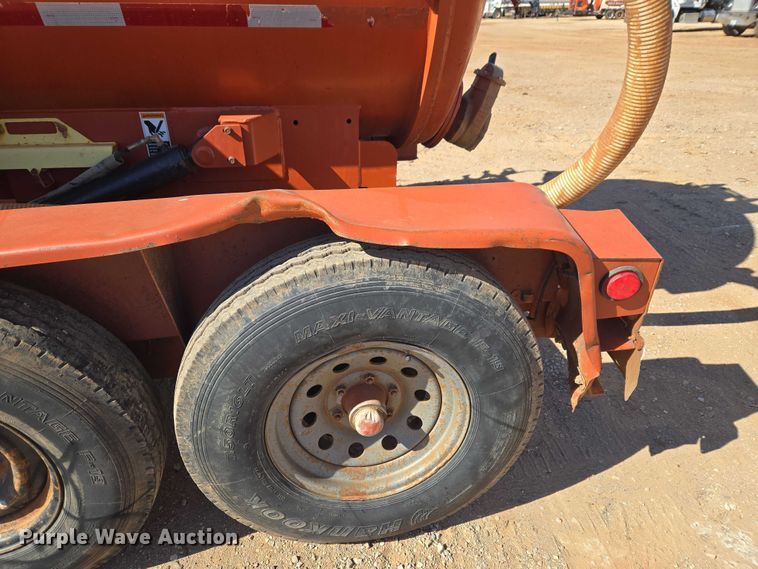 image for item ET1354 2005 Ditch Witch FX30S vacuum excavator