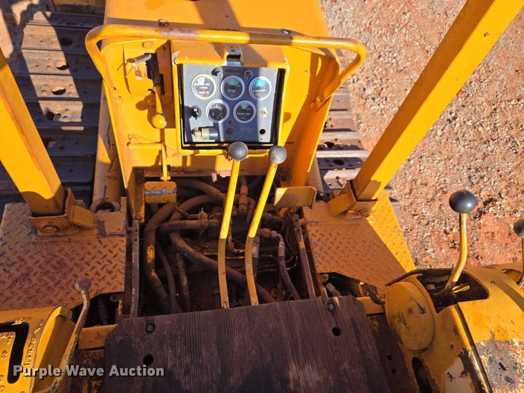 image for item ET1372 1979 International TD7E dozer