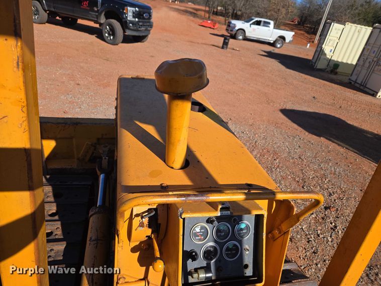 image for item ET1372 1979 International TD7E dozer