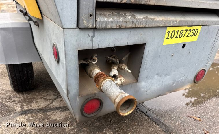 image for item ET1557 2013 Altas Copco XAS400JD7 Tier 4 air compressor