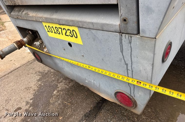 image for item ET1557 2013 Altas Copco XAS400JD7 Tier 4 air compressor