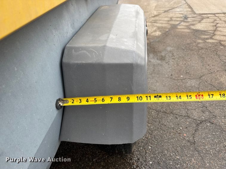 image for item ET1557 2013 Altas Copco XAS400JD7 Tier 4 air compressor