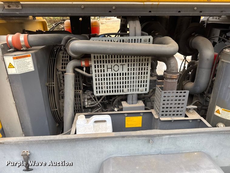 image for item ET1557 2013 Altas Copco XAS400JD7 Tier 4 air compressor