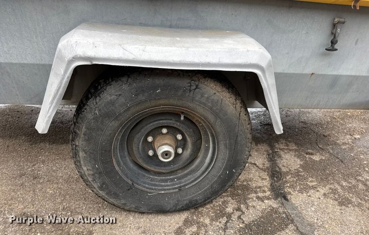 image for item ET1557 2013 Altas Copco XAS400JD7 Tier 4 air compressor