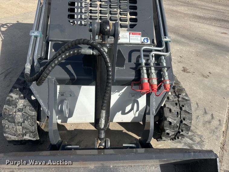 image for item ET1569 2024 JQ Power JQ400 compact utility loader