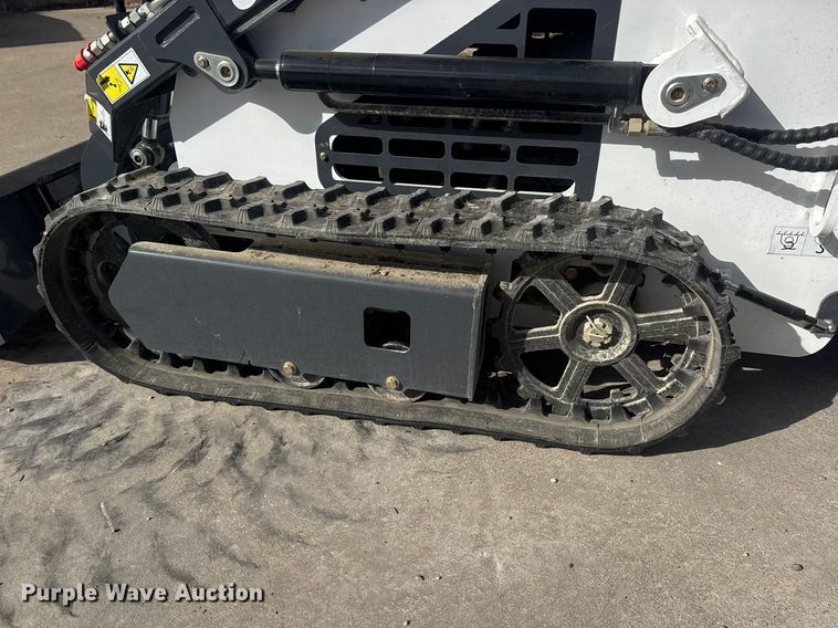 image for item ET1569 2024 JQ Power JQ400 compact utility loader