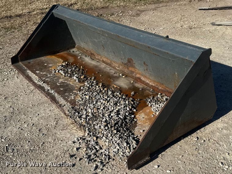 image for item ET1570 2014 John Deere 320E skid steer loader