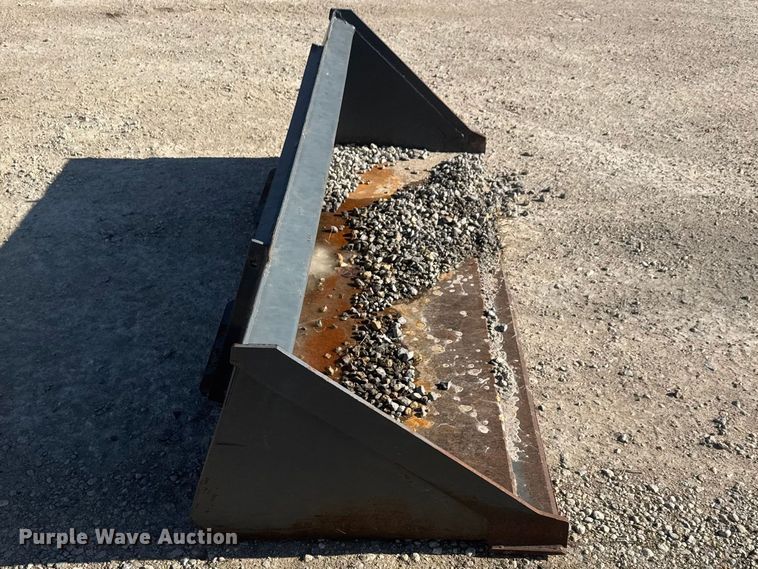 image for item ET1570 2014 John Deere 320E skid steer loader