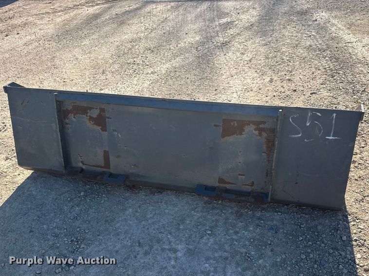 image for item ET1570 2014 John Deere 320E skid steer loader