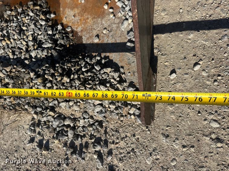 image for item ET1570 2014 John Deere 320E skid steer loader