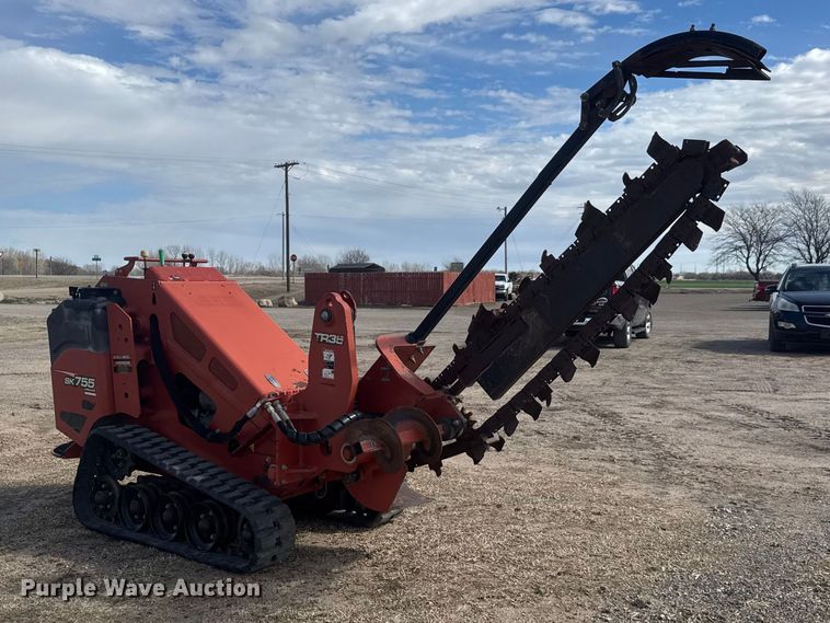 image for item ET1576 2014 Ditch Witch SK755 trencher