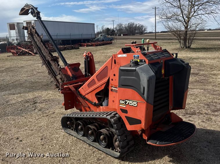image for item ET1576 2014 Ditch Witch SK755 trencher