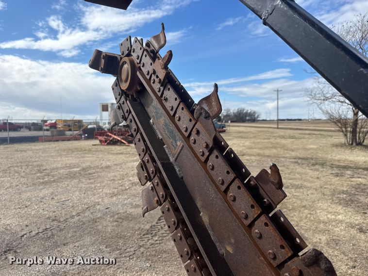 image for item ET1576 2014 Ditch Witch SK755 trencher