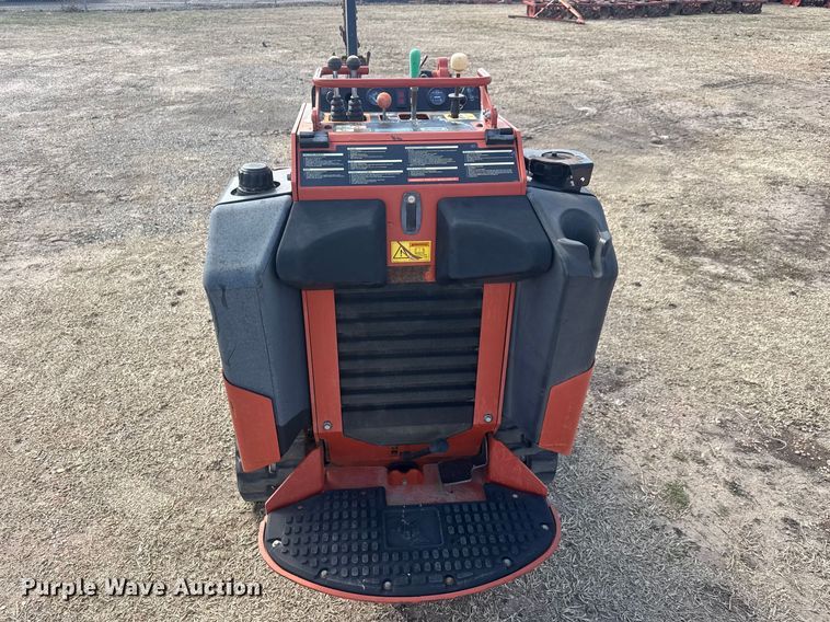 image for item ET1576 2014 Ditch Witch SK755 trencher