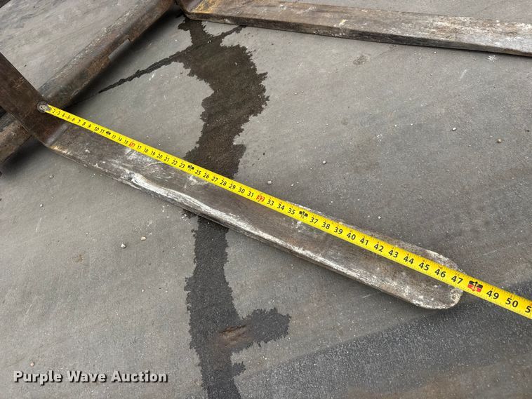 image for item ET1619 Bobcat skid steer forks