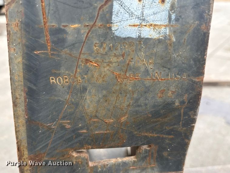 image for item ET1619 Bobcat skid steer forks