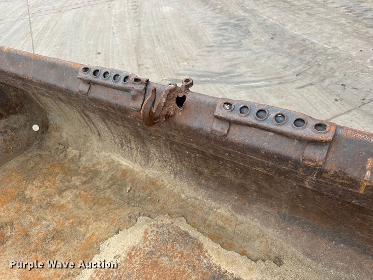 image for item ET1620 Bobcat skid steer bucket