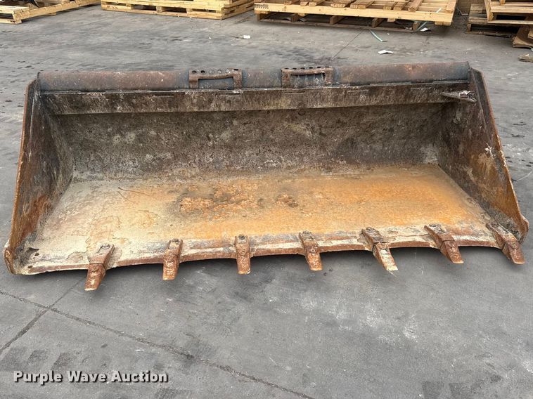 image for item ET1625 Bobcat skid steer bucket