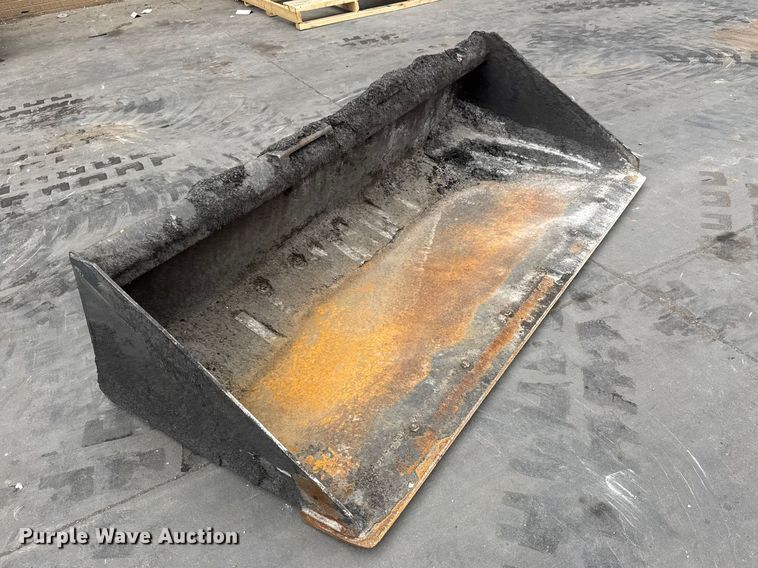 image for item ET1627 Bobcat skid steer bucket